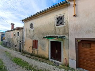 Casa a schiera per adattamento nel centro storico di Gračišće