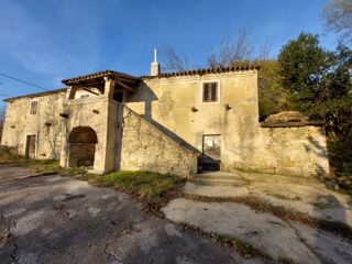 Cerovlje, casa in pietra da ristrutturare con vista