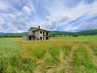 Boljun, casa con vista aperta sulla natura.