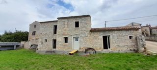 Una bella casa in pietra ristrutturata con piscina nel cuore di Pisino!