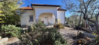 Isola di Krk, città di Krk, area circostante, casa indipendente con due appartamenti su un terreno di 992 m², vista, vendita