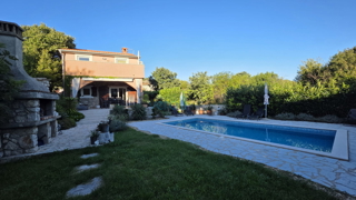 Isola di Krk, Dobrinj, dintorni, Casa in pietra ristrutturata con piscina, in vendita