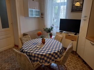 Rijeka, centro, Pomerio, ampio appartamento quadrilocale di 97 m2 al secondo piano