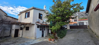 Novi Vinodolski, Bribir, casa bifamiliare 115m2 con giardino di 800m2, vendita