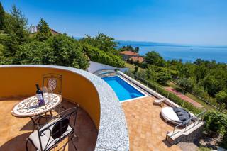 Opatija, periferia, casa vacanze confortevole con vista mare splendida, in vendita