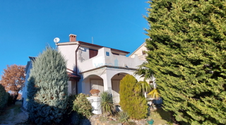 Città di Krk, area circostante, casa indipendente con 5 appartamenti e vista mare