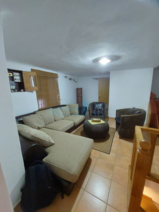 Omišalj, centro storico, casa in pietra ristrutturata, 140m2, vendita