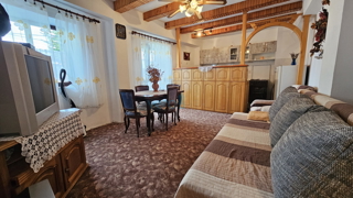 Isola di Krk, Dobrinj, centro storico, casa autonoma con terrazza e vista, vendita