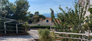 Malinska, zona, appartamento di 28 m2 al piano terra con balcone coperto e vista mare