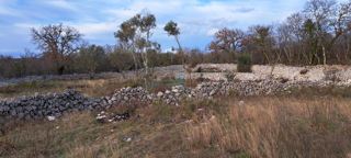 Malinska, terreno edificabile di 851 m2 con vista mare, in vendita