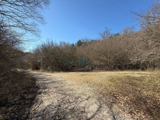 Isola di Krk, città di Krk, dintorni, Šotovento, terreno agricolo 20753 m2, 200m dal mare, vendita