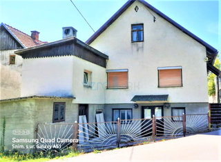 Brod Moravice - casa indipendente con due appartamenti e molto terreno, in vendita