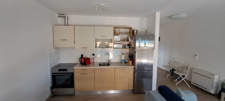 Isola di Krk, Omišalj, centro, appartamento luminoso di 45 m2, in vendita