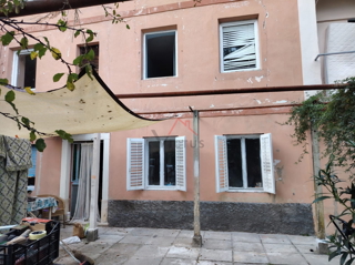 GRIŽANE - Due case e un edificio accessorio