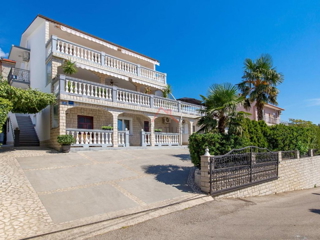 CRIKVENICA - Villa indipendente con piscina
