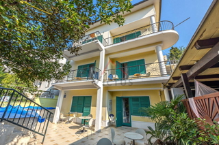 CRIKVENICA - Pensione con ristorante, a 30 metri dal mare