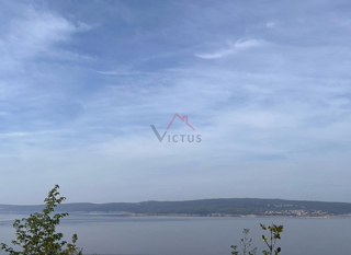 CRIKVENICA - Terreno edificabile con vista mare e progetto per una villa bifamiliare con piscina