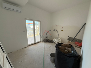 CRIKVENICA - 1S+DB, appartamento con terrazza, 34 m2