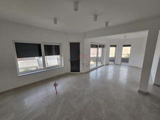 CRIKVENICA - 2 camere da letto + bagno, primo piano, 71 m2