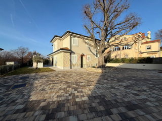 GARICA - Villa con piscina e centro benessere