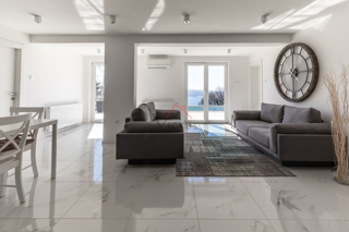 CRIKVENICA - Casa con 4 unità abitative e piscina