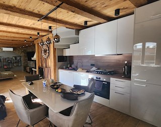 Casa: Ičići, 124,00 m2