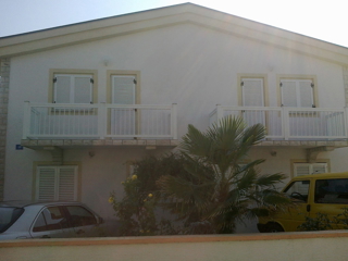 Vir, casa con 4 appartamenti (312m2), 250m dal mare, lato sud!!!