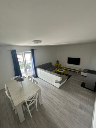 Zara, Brodarica, appartamento quadrilocale (104,25 m2) in posizione eccellente