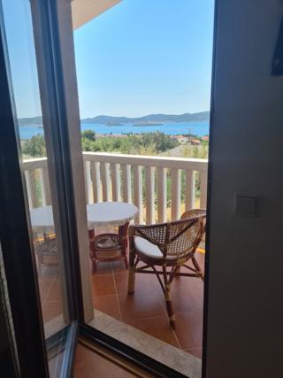 Sv. Filip i Jakov, casa in pietra ristrutturata (148,26) con vista mare