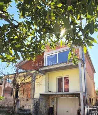 Casa indipendente con 3 unità abitative, 180 m2 - Gornji Karin