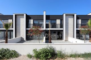 Edificio residenziale con 4 unità abitative - Privlaka