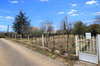 Terreno economico in ottima posizione a Poličnik (Zara)