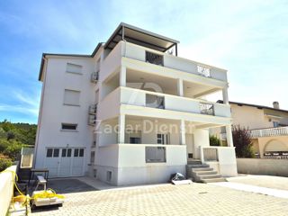 Appartamento al piano terra di 90 m2 a Sukošan