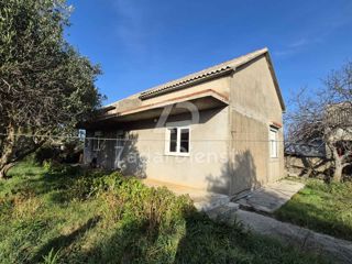 Casa con ampio giardino in ottima posizione