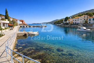 Terreno incantevole con vista mare - Božava (Zadar)