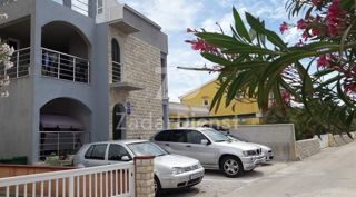 Casa con 4 appartamenti e una splendida terrazza sul tetto a Vir