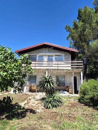 Casa con 2 unità abitative, a 150m dal mare e dalla spiaggia