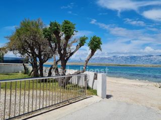 Appartamento di 54 m2, prima fila sul mare sull'isola di Vir