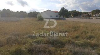 Terreno con vista aperta sul mare sull'isola di Vir
