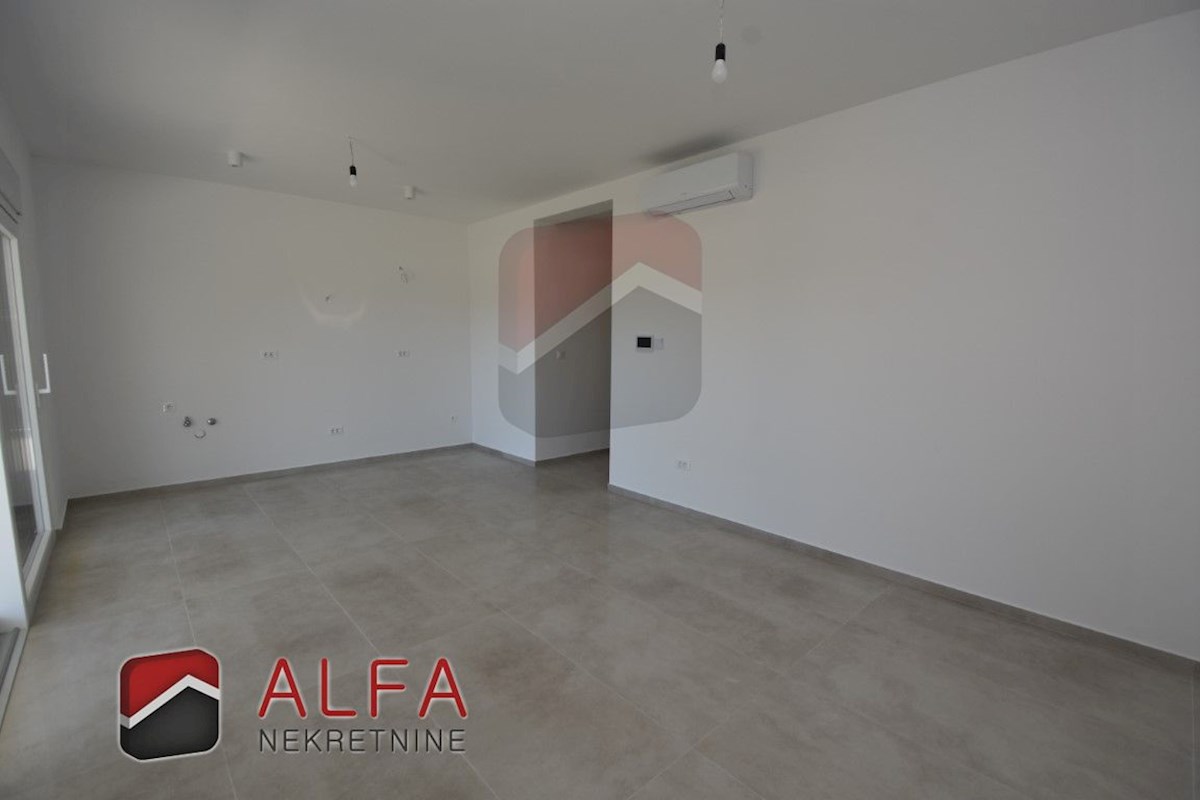 Croazia, Vodice, nuovo edificio, appartamento con due camere da letto in vendita, piano terra, giardino
