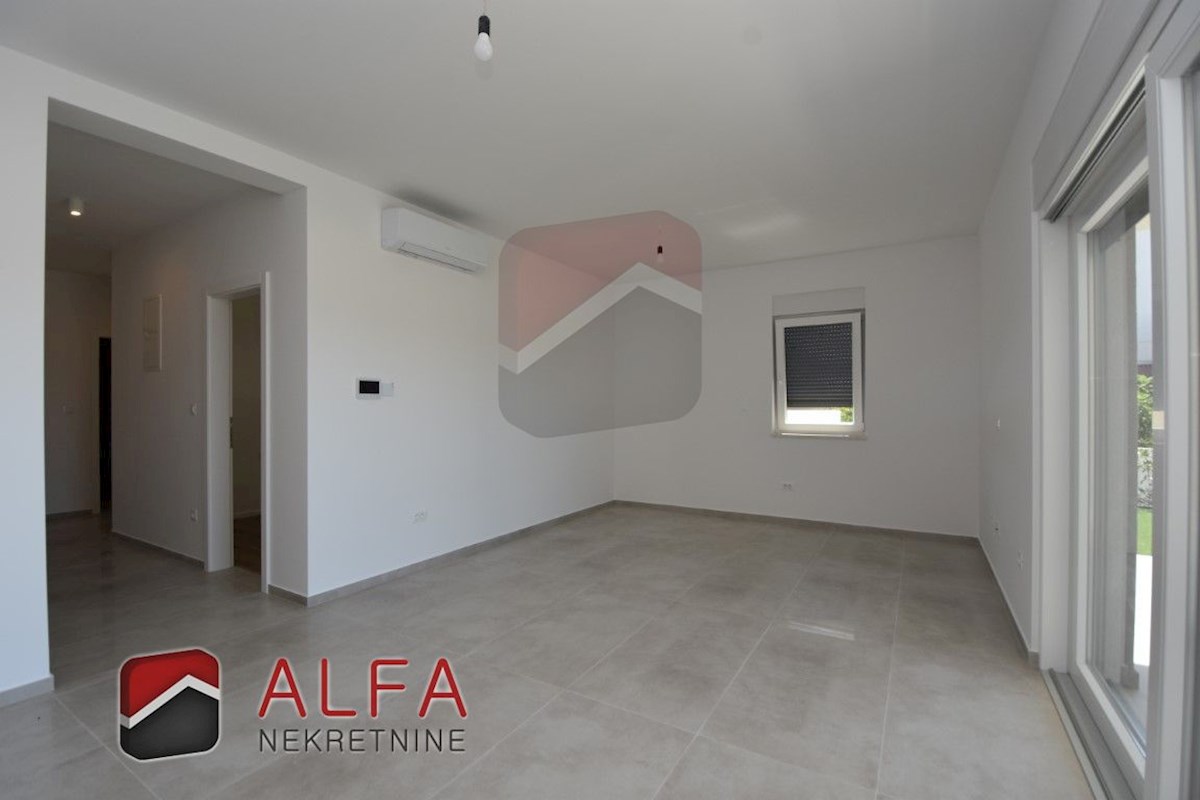 Croazia, Vodice, nuovo edificio, appartamento con due camere da letto in vendita, piano terra, giardino