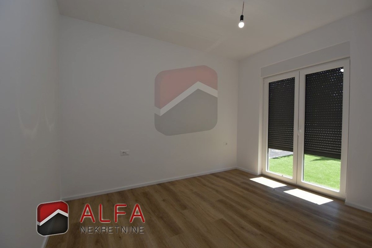Croazia, Vodice, nuovo edificio, appartamento con due camere da letto in vendita, piano terra, giardino