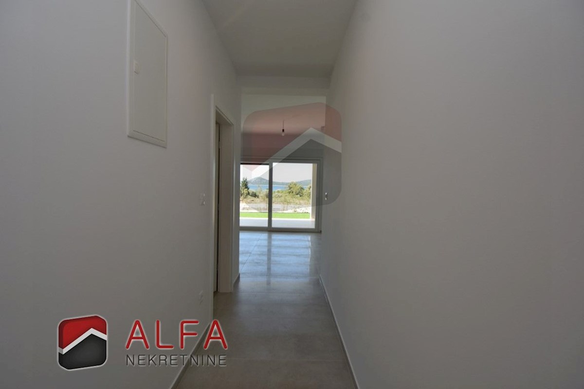 Croazia, Vodice, nuovo edificio, appartamento con due camere da letto in vendita, piano terra, giardino