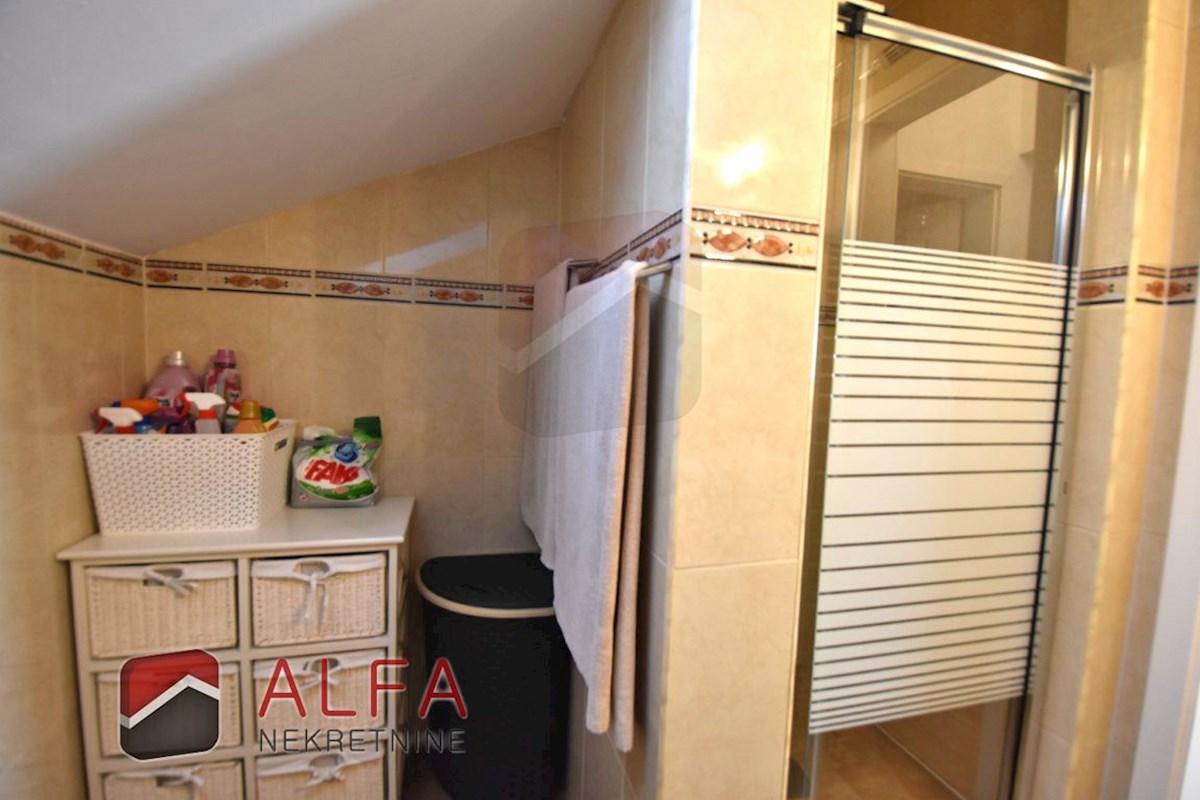 Croazia, Vodice, appartamento arredato in vendita, secondo piano, vista mare