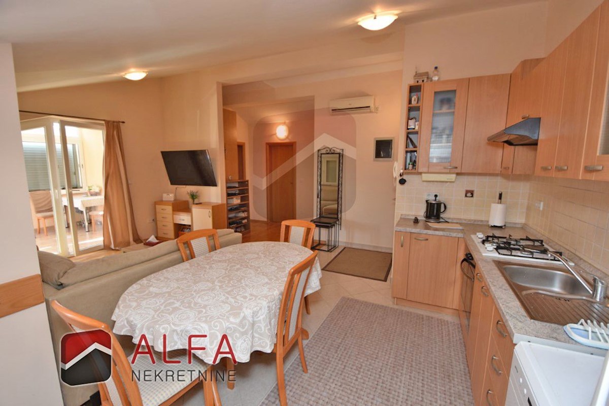 Croazia, Vodice, grazioso appartamento arredato e confortevole in vendita, due camere da letto