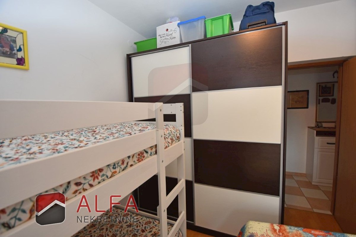 Croazia, Vodice – appartamento con una camera da letto in vendita al primo piano, vicino al mare