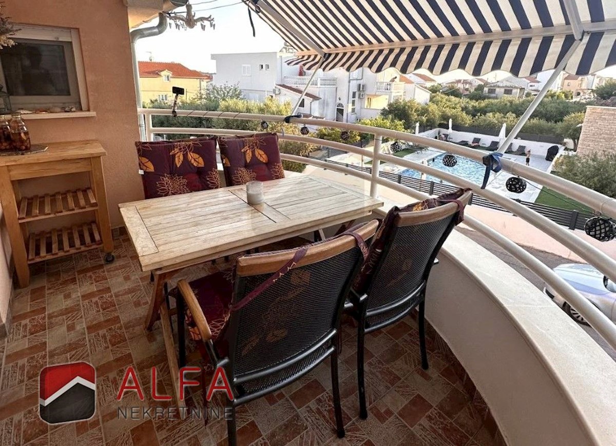 Croazia, Vodice – appartamento con una camera da letto in vendita al primo piano, vicino al mare