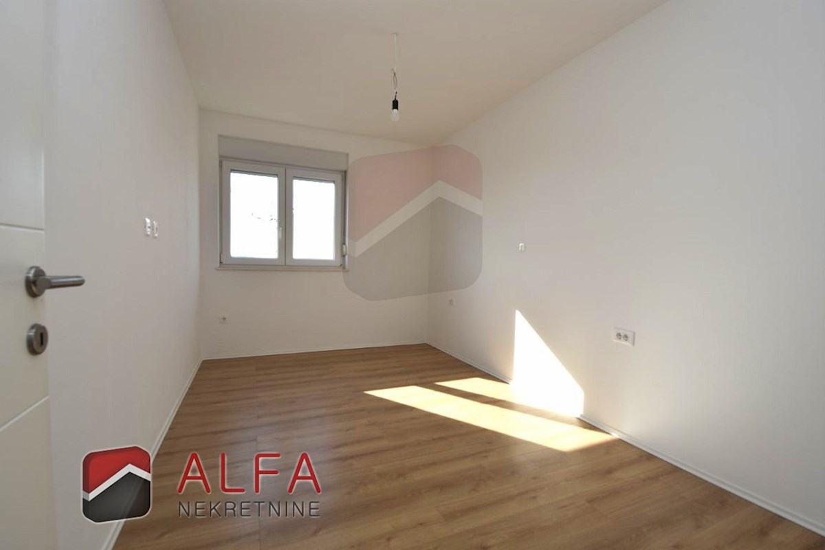 Croazia, Tribunj, appartamento con due camere da letto in vendita, secondo piano, vista mare