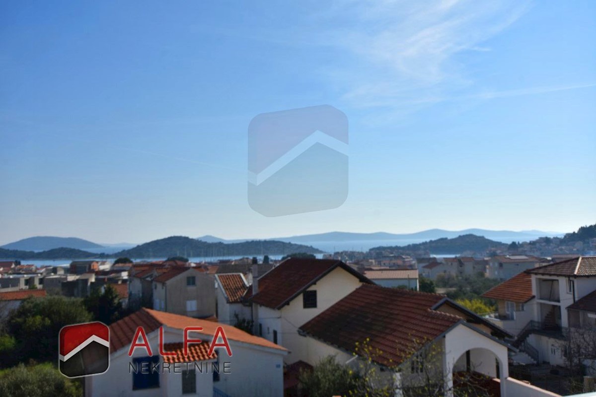 Croazia, Tribunj, appartamento con due camere da letto in vendita, secondo piano, vista mare