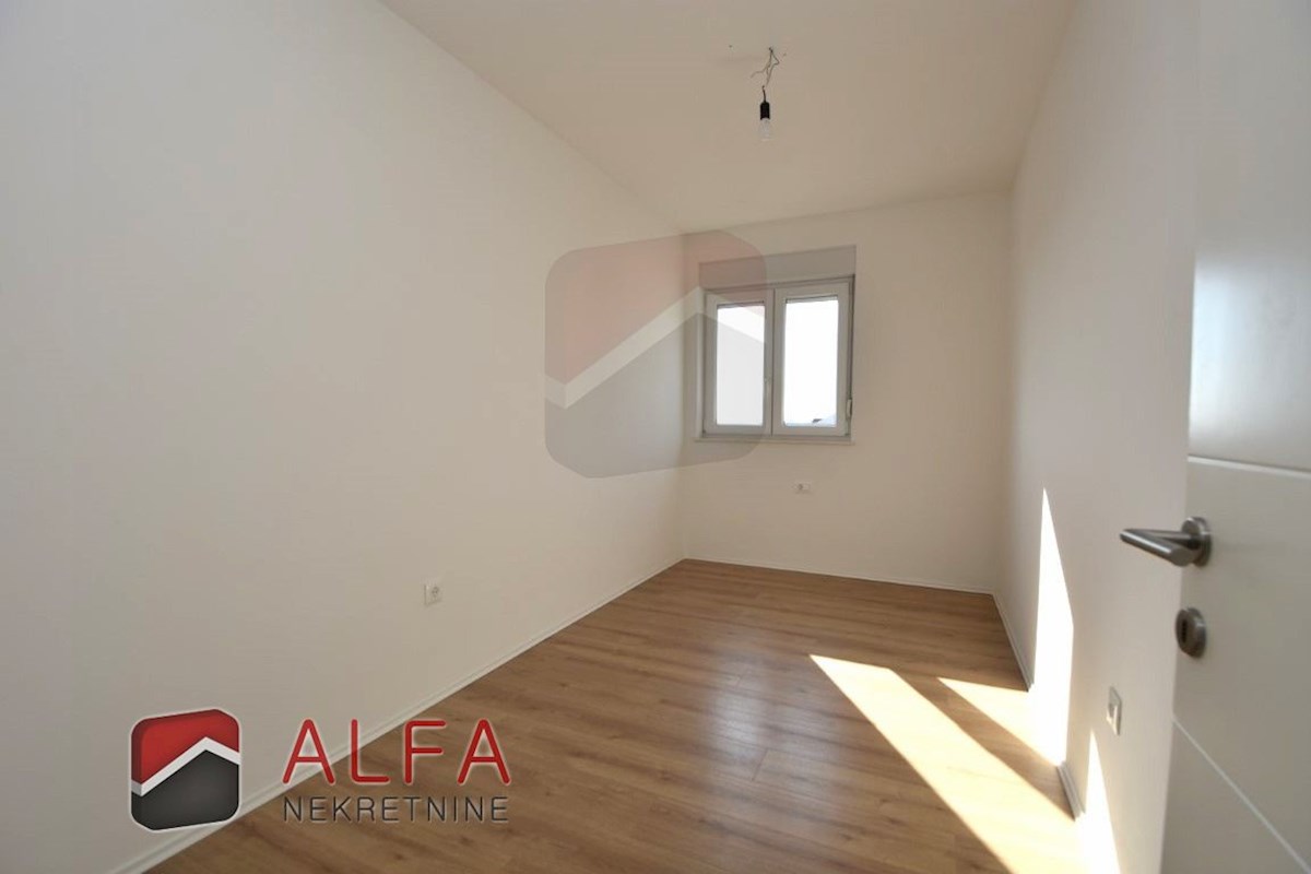 Croazia, Tribunj, appartamento con due camere da letto in vendita, secondo piano, vista mare